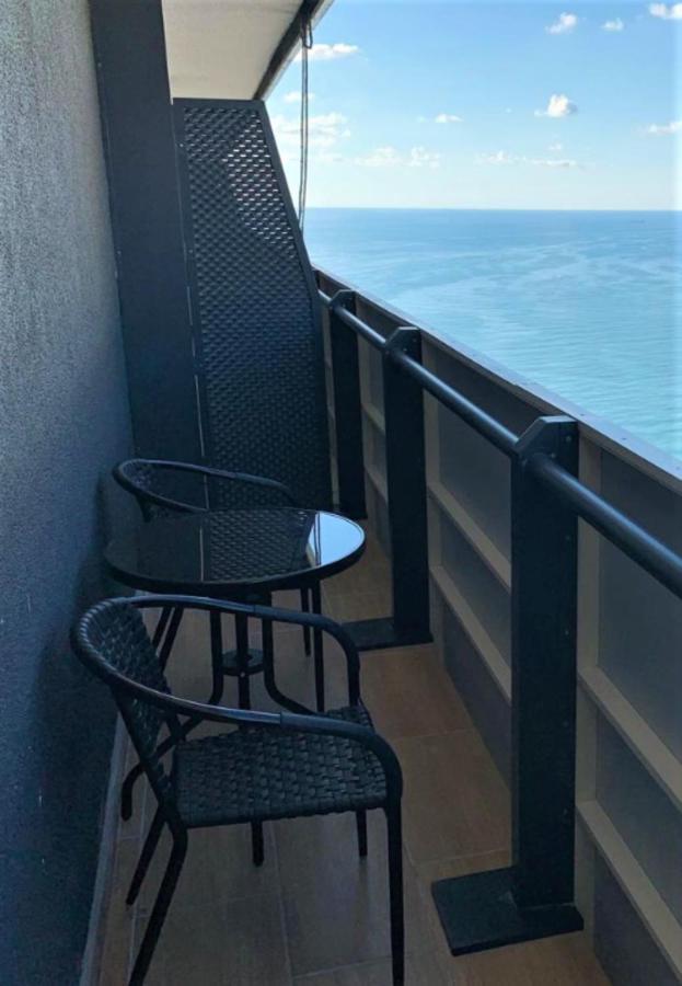 باتومي Orbi Twin Towers Aparthotel With Sea View المظهر الخارجي الصورة