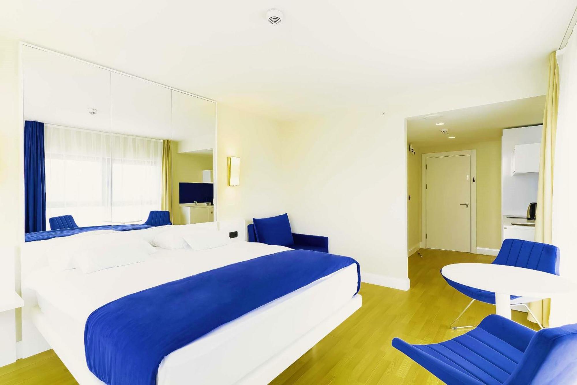 باتومي Orbi Twin Towers Aparthotel With Sea View المظهر الخارجي الصورة