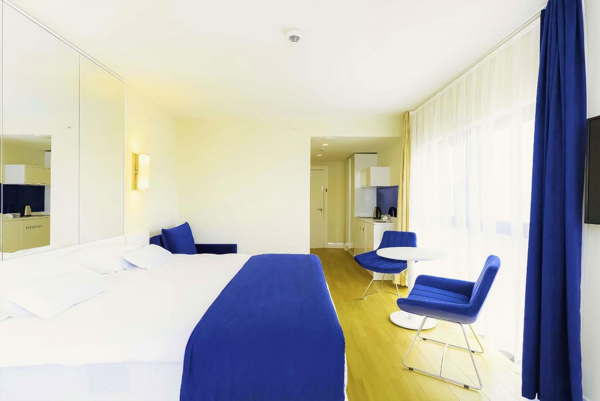 باتومي Orbi Twin Towers Aparthotel With Sea View المظهر الخارجي الصورة