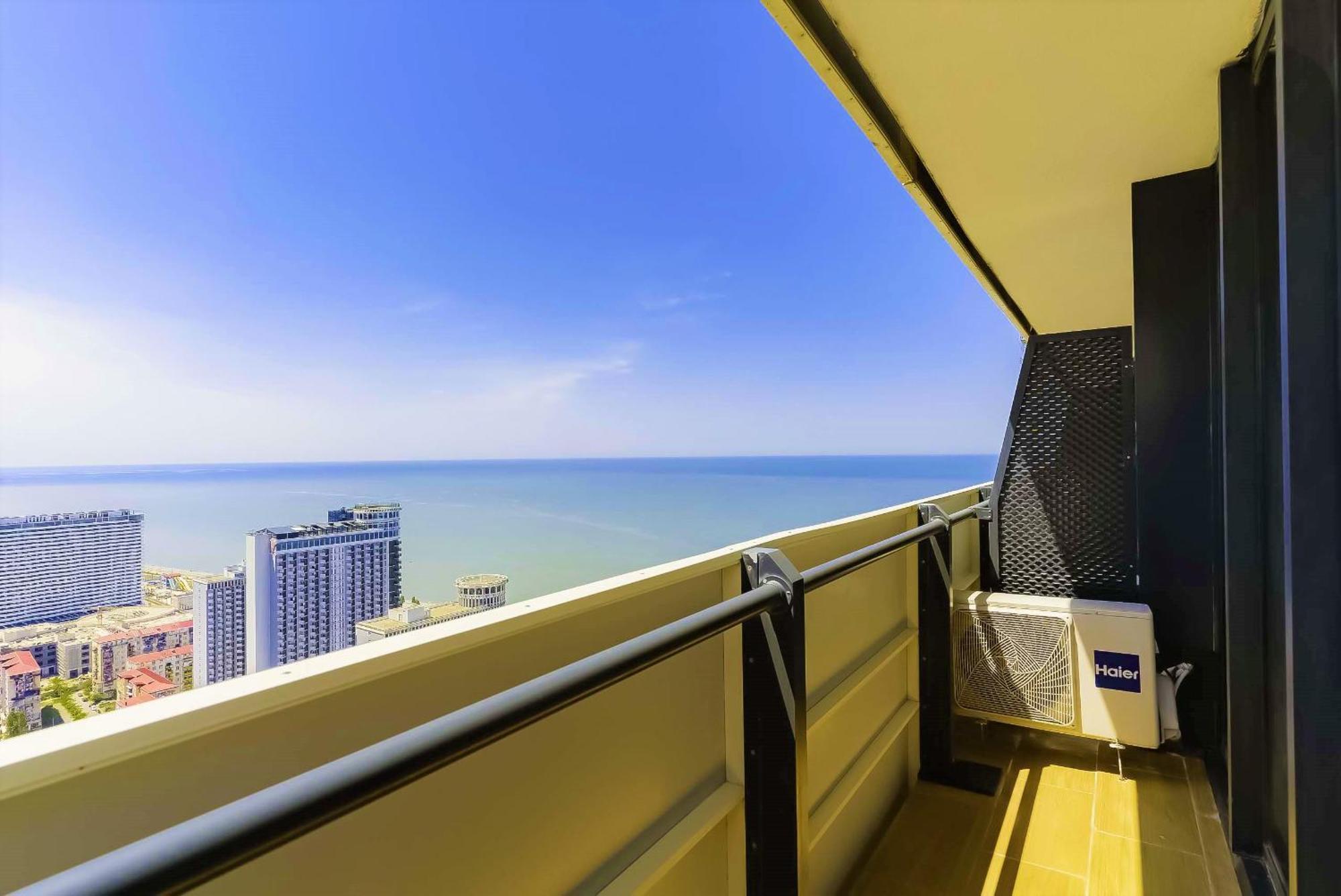 باتومي Orbi Twin Towers Aparthotel With Sea View المظهر الخارجي الصورة