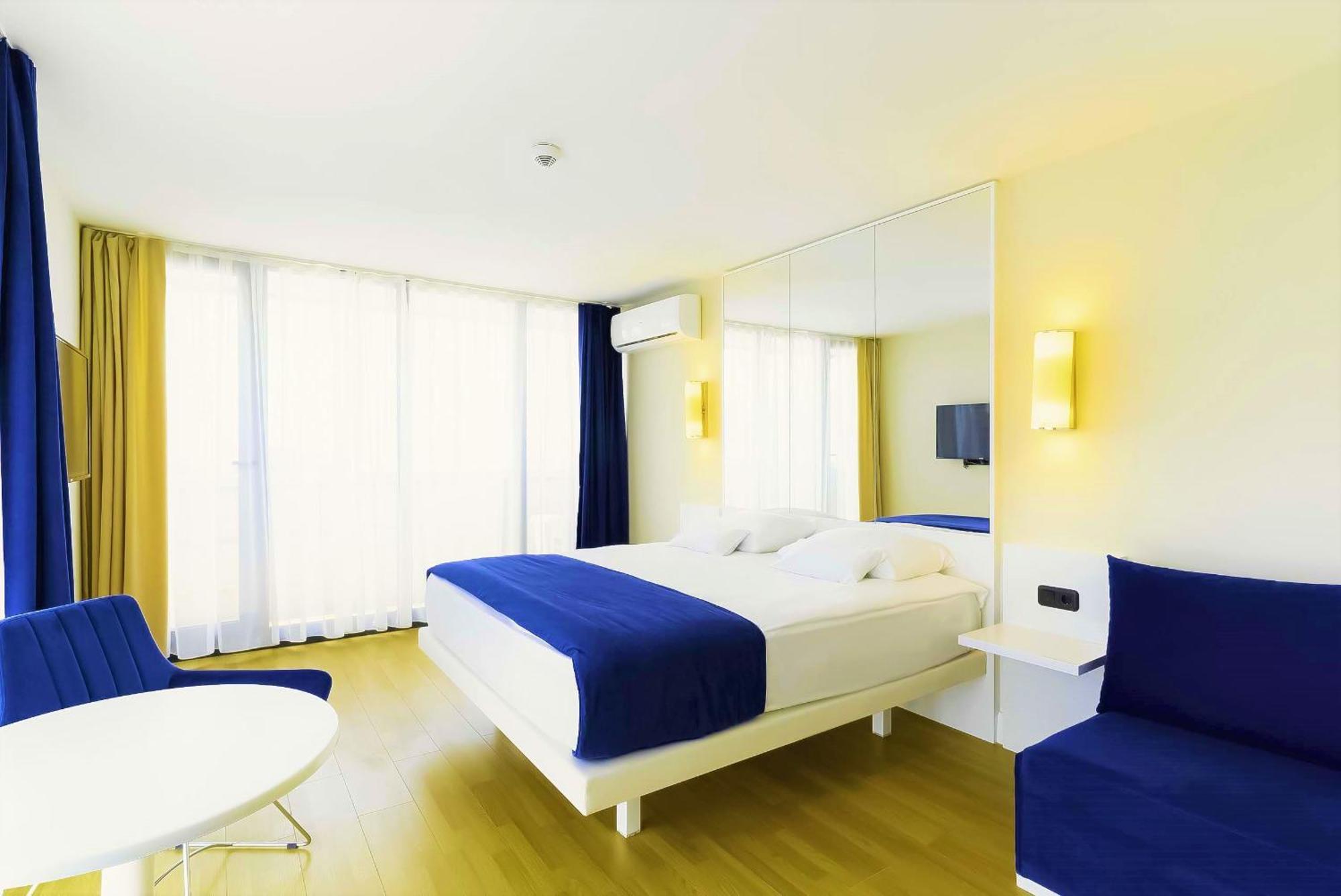 باتومي Orbi Twin Towers Aparthotel With Sea View المظهر الخارجي الصورة