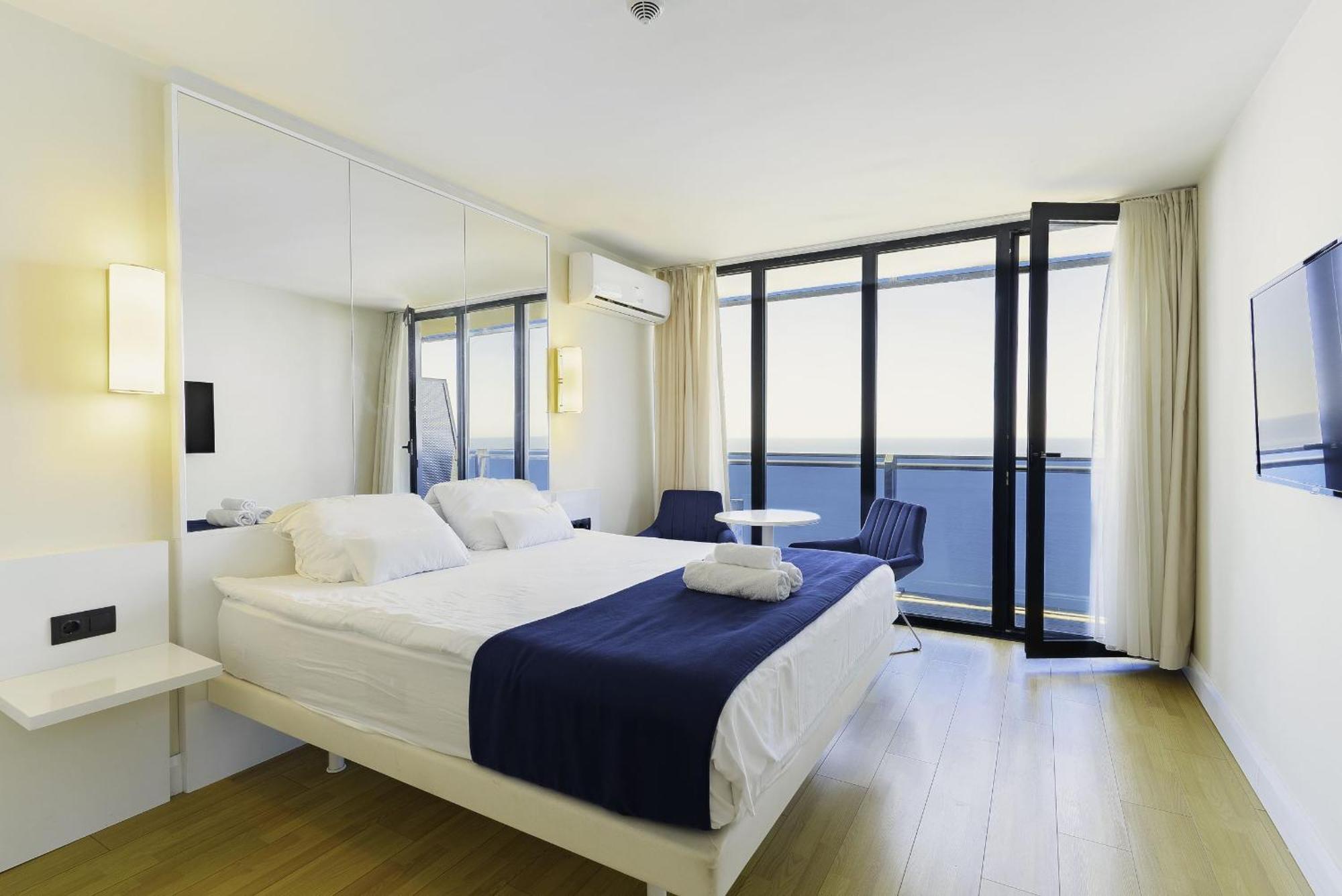 باتومي Orbi Twin Towers Aparthotel With Sea View المظهر الخارجي الصورة